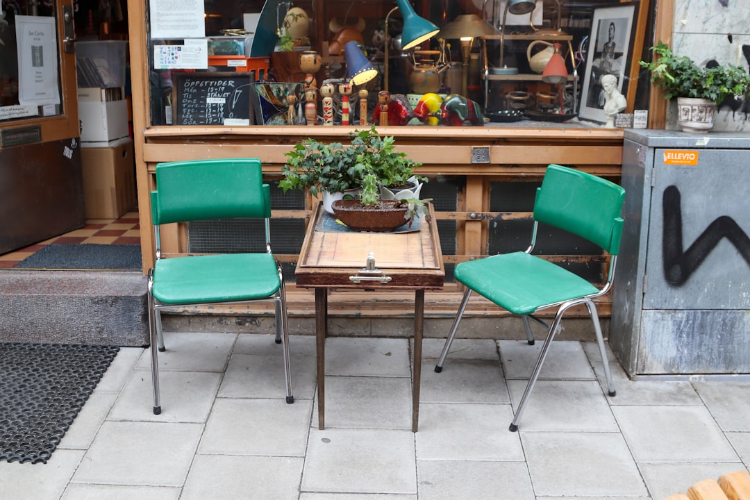 おしゃれなカフェの内装と落ち着いた雰囲気